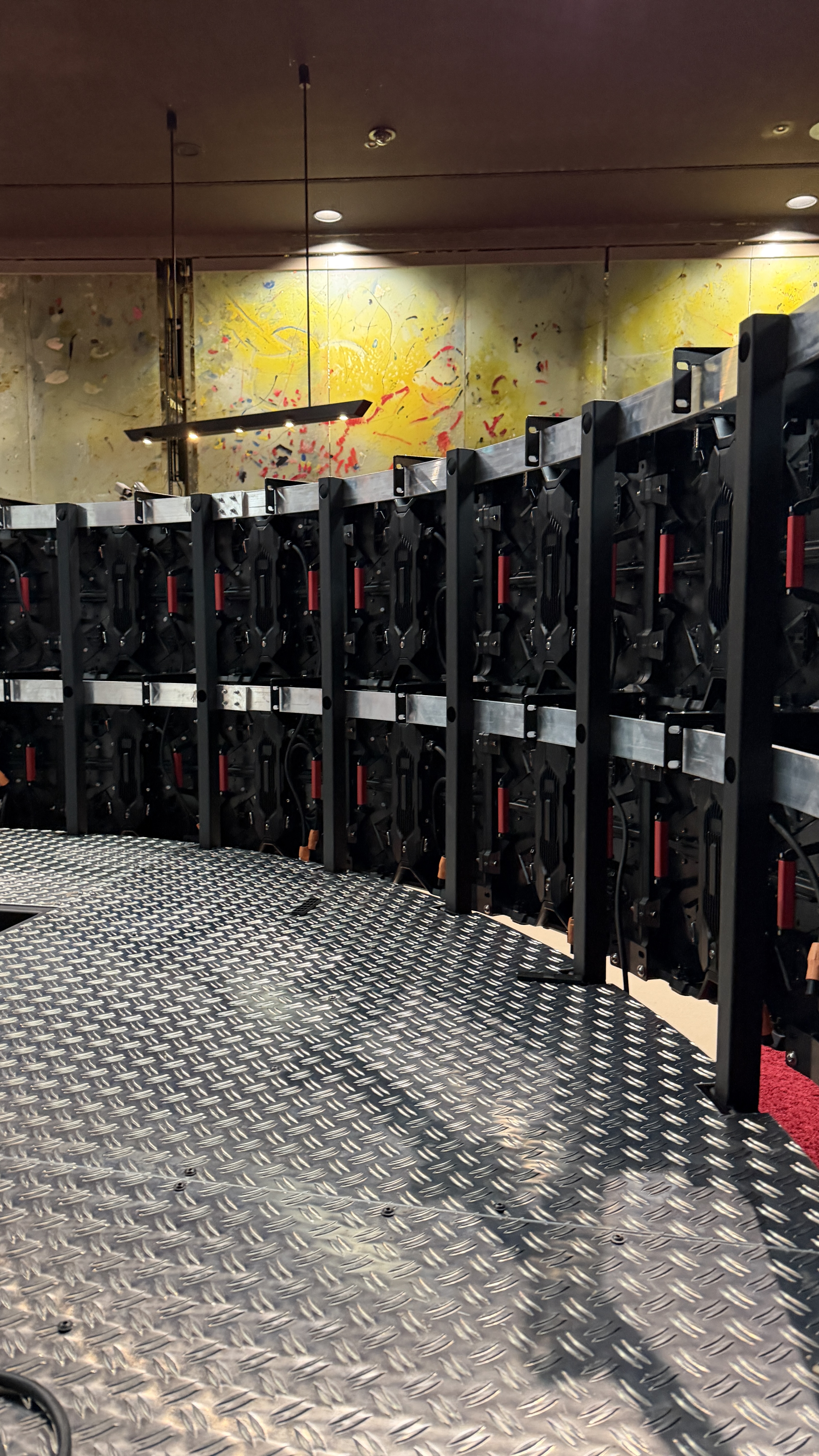 LED-Modul-Racks im Ring